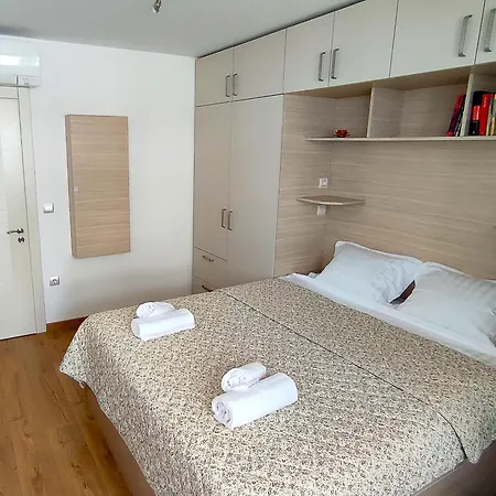 2 Coastal Retreat * וארנה